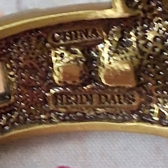 Heidi Daus Amythest Crystal Bangle Hinged Bracelet NIB - Picture 7 of 7